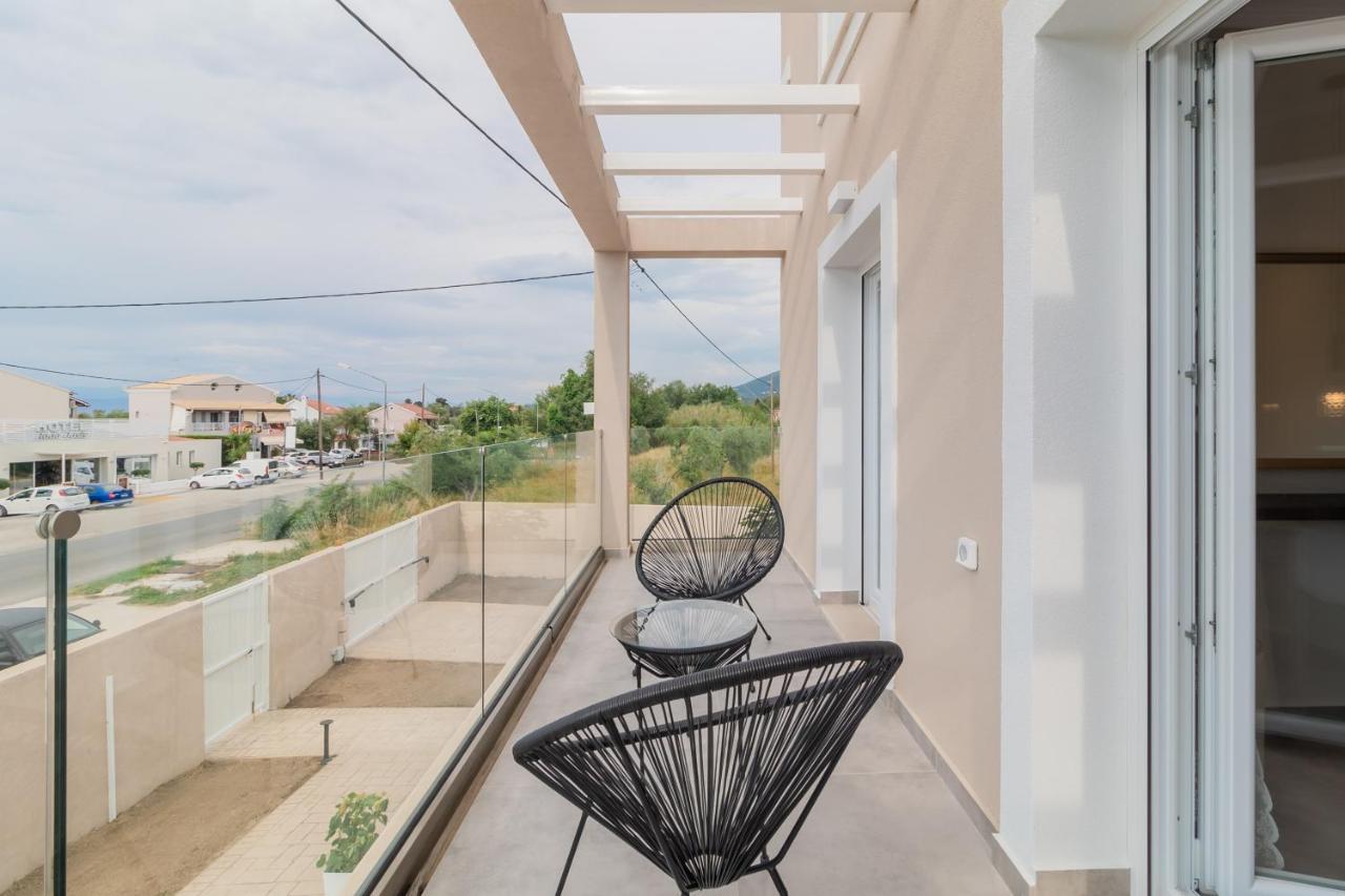 Melena Premium Suites Roda  Esterno foto