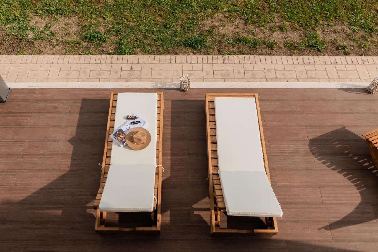 Melena Premium Suites Roda  Esterno foto