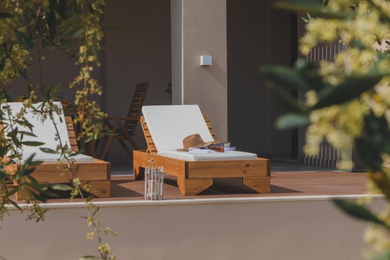 Melena Premium Suites Roda  Esterno foto